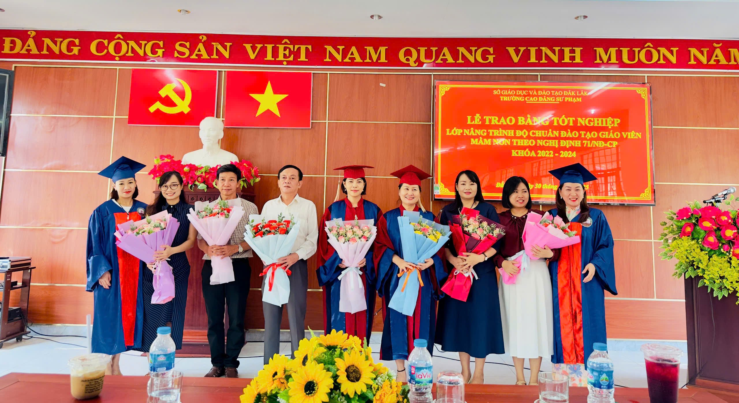 Lễ trao bằng tốt nghiệp lớp nâng trình độ chuẩn đào tạo giáo viên mầm non theo Nghị đinh 71/NĐ-CP khóa 2022 - 2024